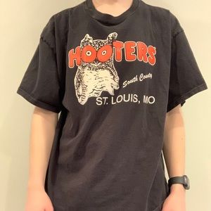 Hooters St. Louis, MO Shirt